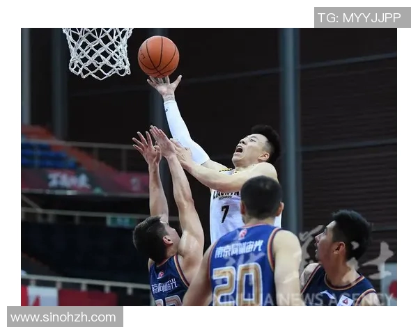 南京篮球队在邀请赛中的强劲表现与战术分析